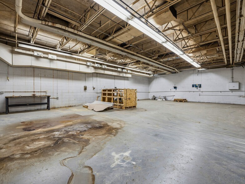 More Photos Of 90 Christ School Rd, Arden Distribution For Lease