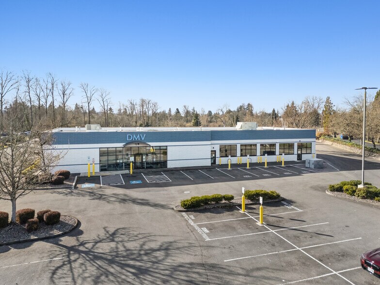 More Photos Of 499 Valley River Ctr, Eugene Health Club For Sale