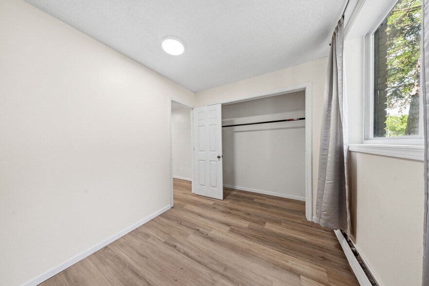 More Photos Of 2528 17th Ave S, Minneapolis Apartments For Sale