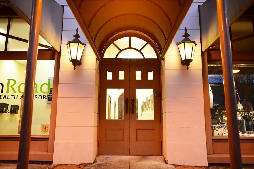 More Photos Of 196 Anderson Ave, Coos Bay Office For Lease