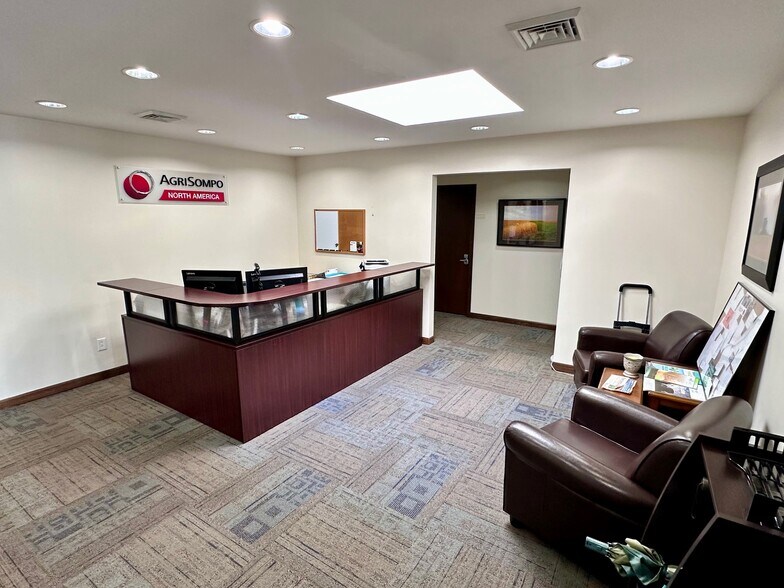 More Photos Of , Jacksonville Office For Sale