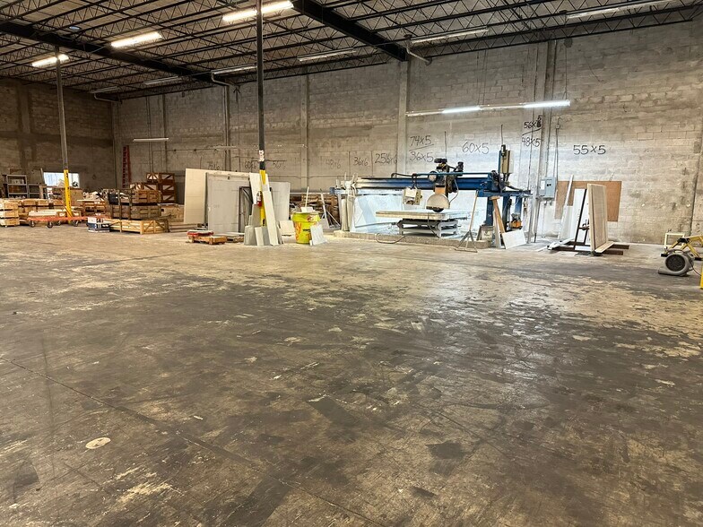More Photos Of 6701 N Powerline Rd, Fort Lauderdale Warehouse For Lease