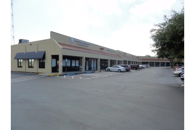 More Photos Of 5600 W Colonial Dr, Orlando General Retail For Lease