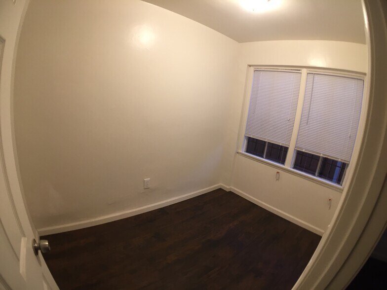 More Photos Of 7406-7408 S Western Ave, Los Angeles Office For Sale