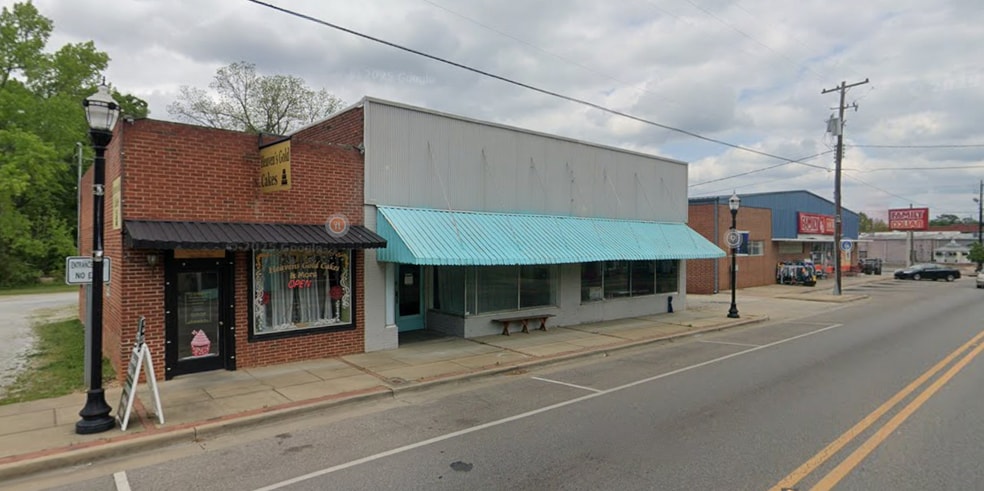 More Photos Of 911 1st St SW, Childersburg Storefront For Sale