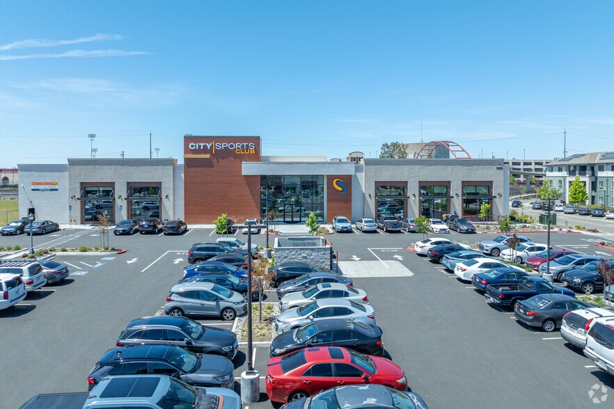 More Photos Of 3680 Crocker Dr, Sacramento Unknown For Lease