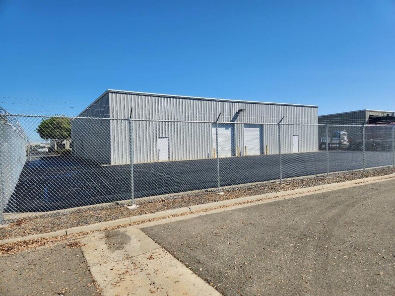 More Photos Of 4565 Skyway Dr, Olivehurst Warehouse For Lease
