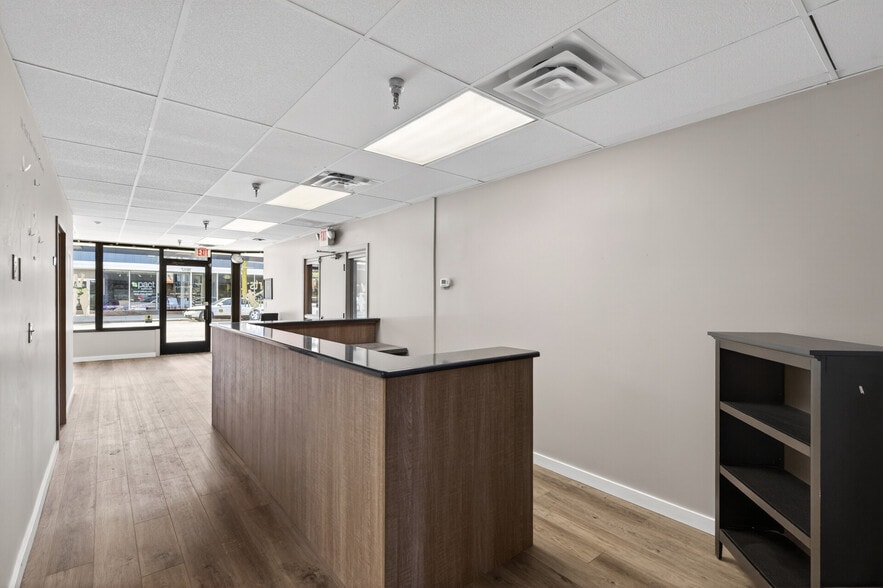 More Photos Of 1017-1023 Mainstreet, Hopkins Storefront For Lease