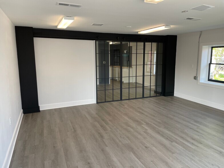 More Photos Of 85 Ten Broeck Ave, Kingston Office For Lease