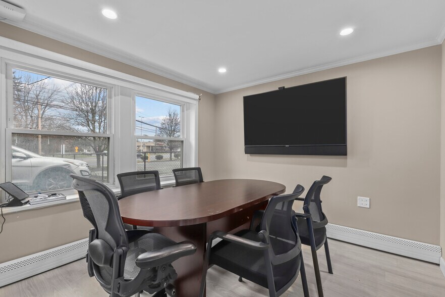 More Photos Of 1050-1052 Mamaroneck Ave, Mamaroneck Office Residential For Sale