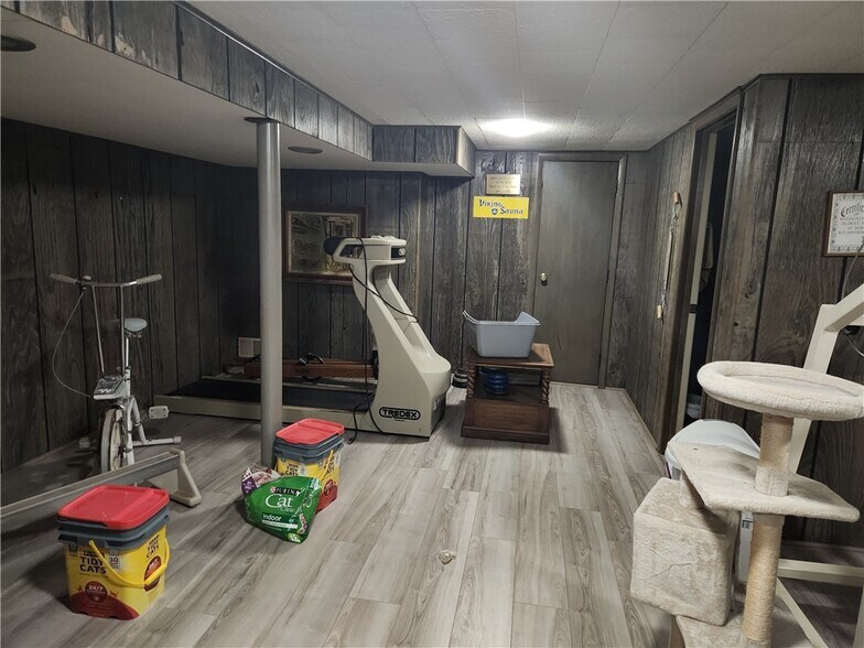 More Photos Of 104 Main St, Black River Falls Flex For Sale