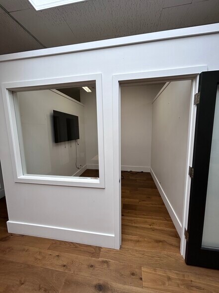 More Photos Of 88 E Hamlin St, Seattle Office For Lease