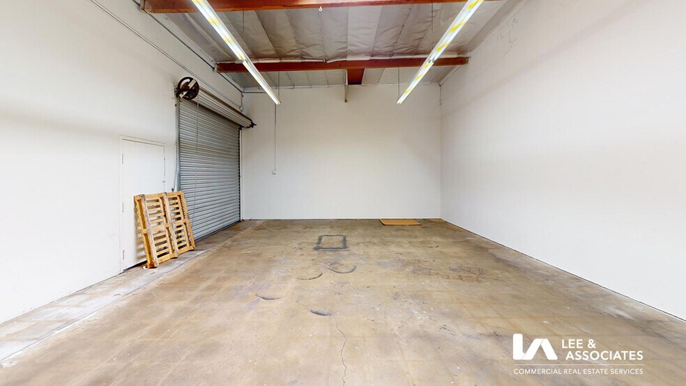 More Photos Of 2698 Junipero Ave, Long Beach Light Distribution For Lease