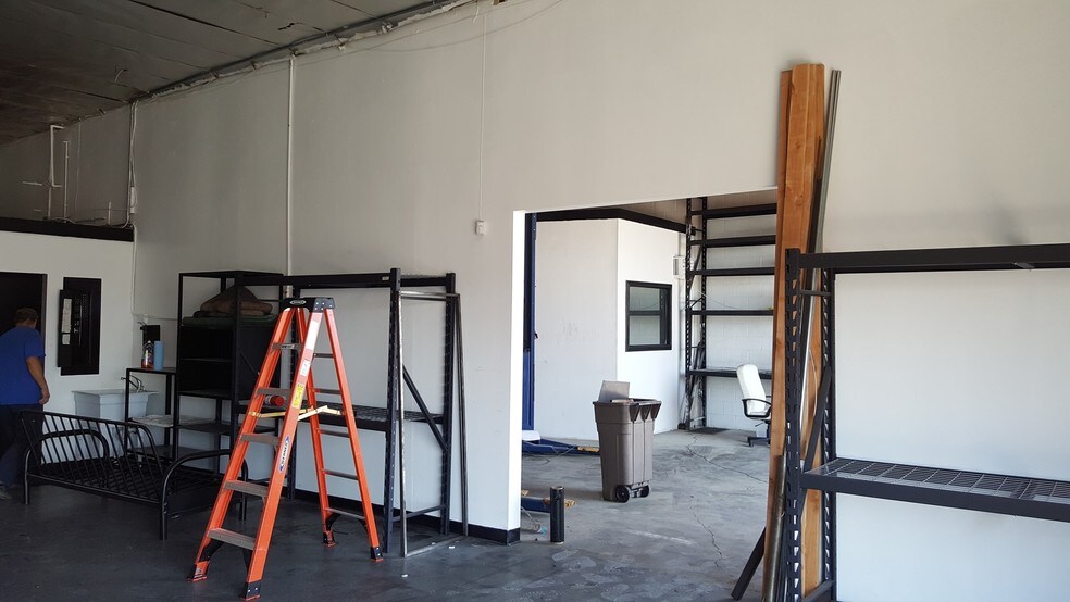 More Photos Of 1355 Brooks St, Ontario Warehouse For Lease
