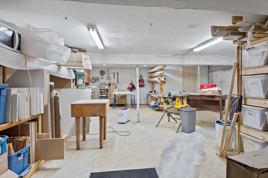 More Photos Of 48 Water St, Port Perry Storefront For Lease