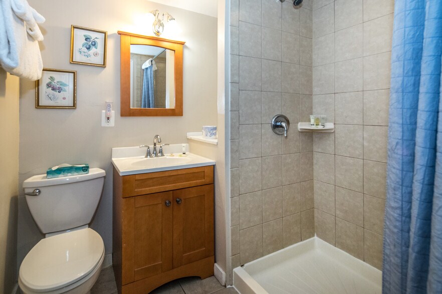 More Photos Of 78 Cream Hill Rd, Mendon Hospitality For Sale