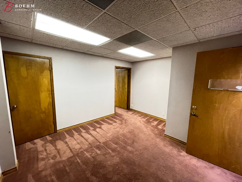 More Photos Of 204 -208 Cully Dr, Kerrville Office For Lease