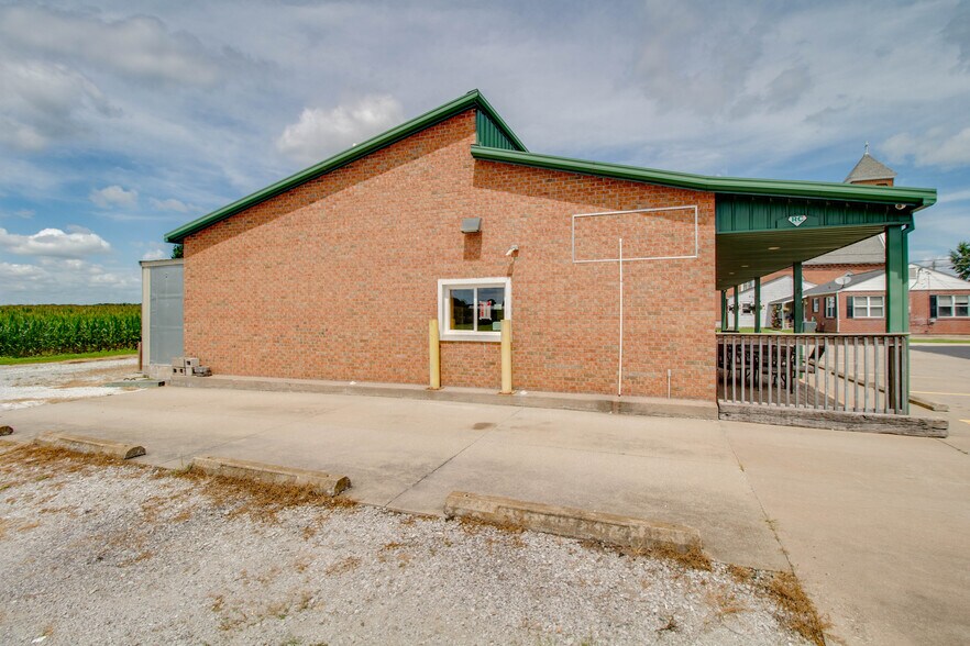 More Photos Of 908 N Main St, Brighton Restaurant For Sale