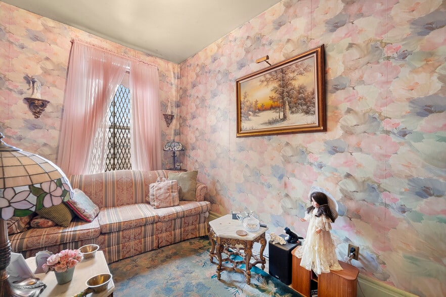 More Photos Of 3172 44th St, Astoria Multifamily For Sale