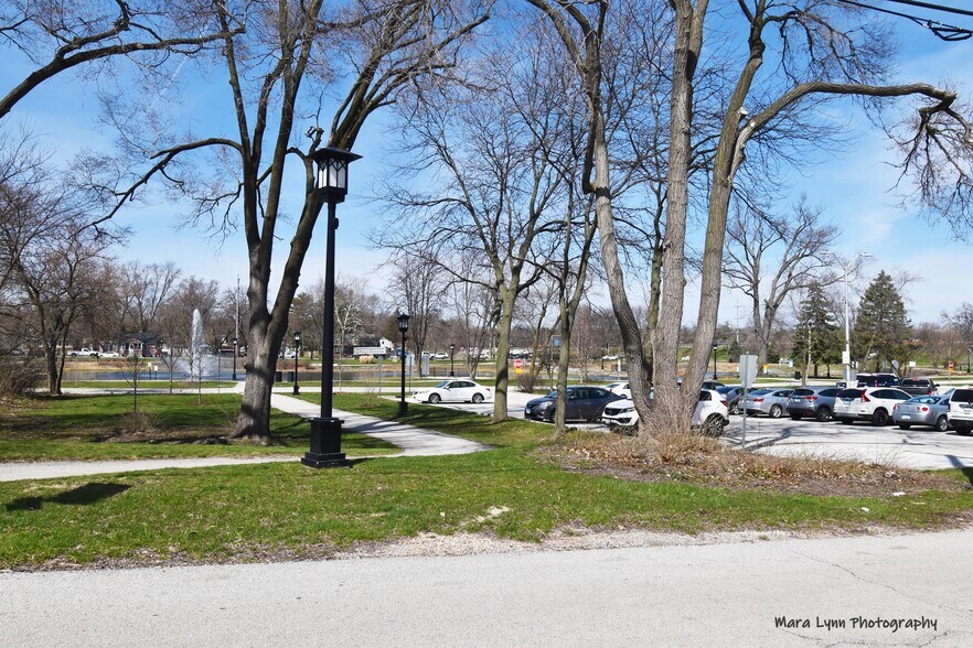 More Photos Of 4740 Main St, Lisle Storefront For Lease