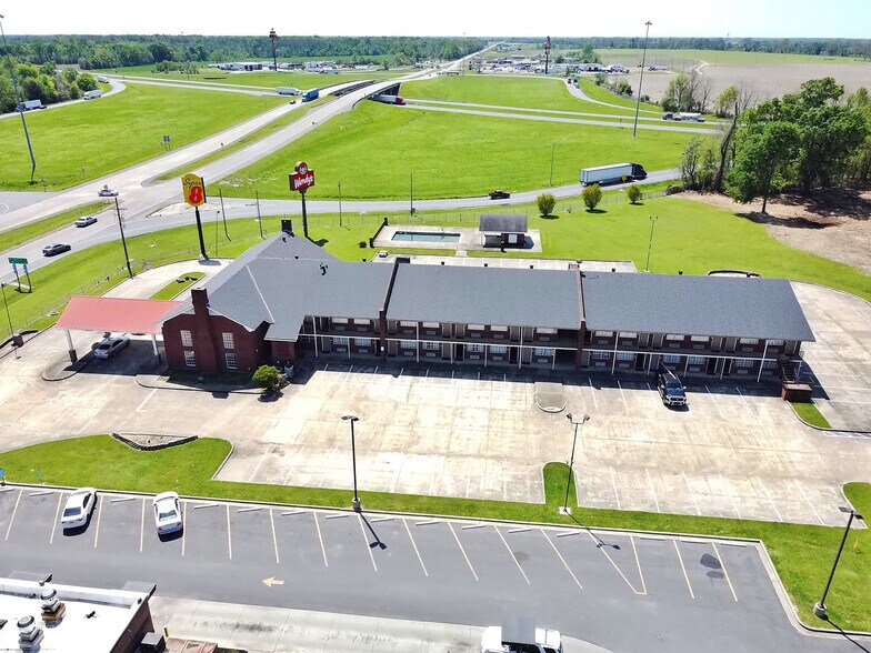 More Photos Of 144 Highway 65 S, Tallulah Hotel For Sale