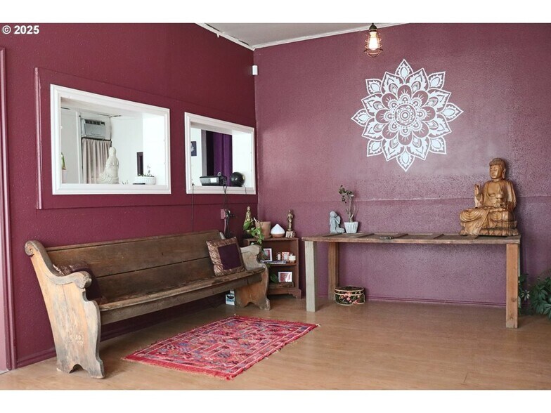 More Photos Of 2820 Broadway St, Baker City Flex For Sale