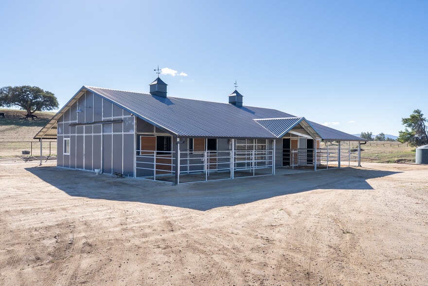 More Photos Of 7790 Airport Rd, Paso Robles Land For Sale