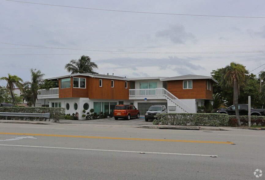 More Photos Of 2200 NE 26th St, Wilton Manors Office For Sale