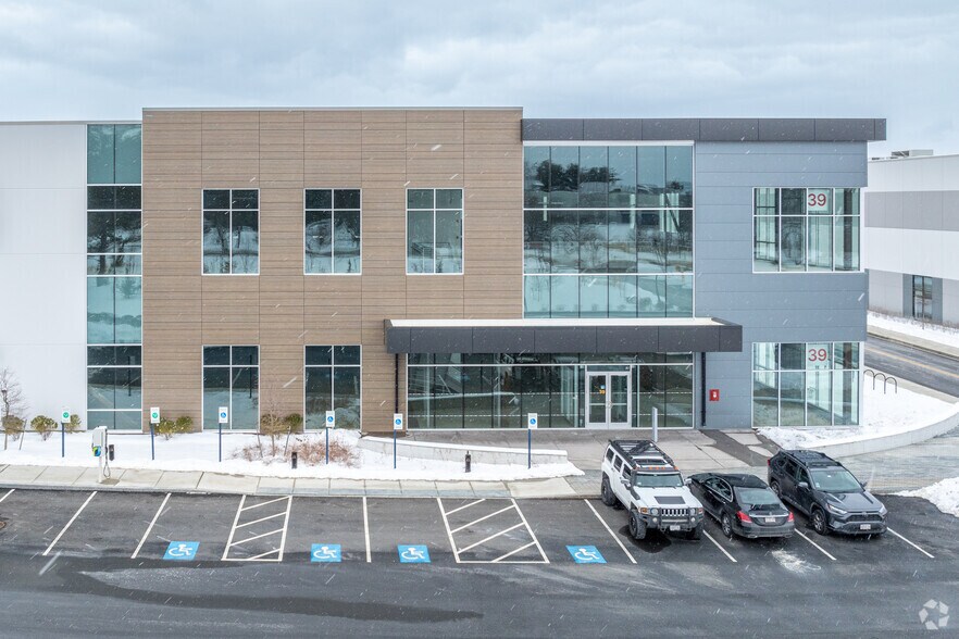 More Photos Of 39 Jackson Rd, Devens Flex For Lease