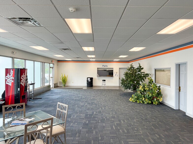 More Photos Of 1040 Paseo Del Pueblo Sur, Taos Auto Dealership For Sale