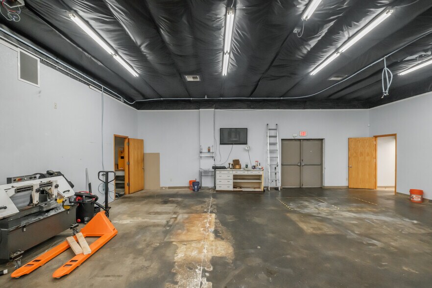 More Photos Of 1131 S Commercial Way SE, Albany Warehouse For Sale