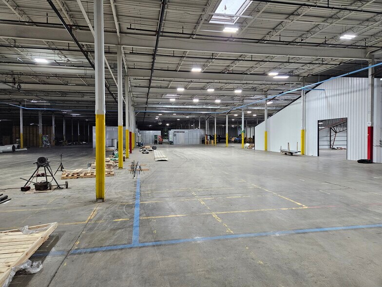 More Photos Of 4676 Erie Ave SW, Navarre Distribution For Sale