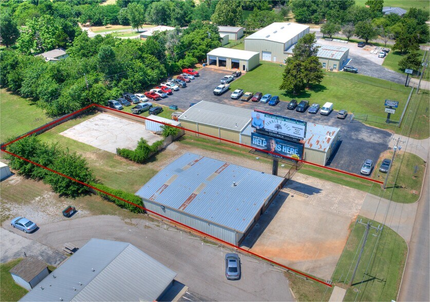More Photos Of 1608 E State Highway 152, Mustang Warehouse For Sale