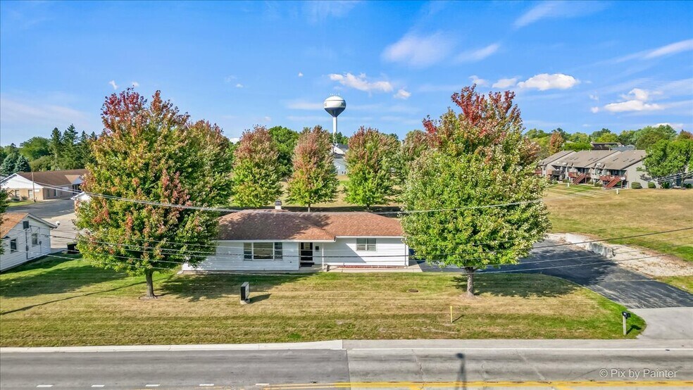 More Photos Of 124 E Oak Knoll Dr, Hampshire Office For Sale