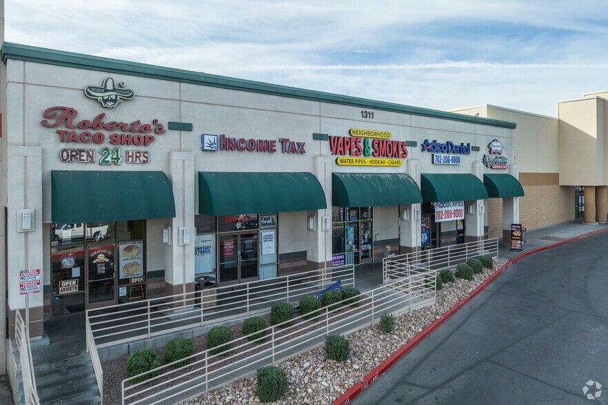 Primary Photo Of 1311 W Craig Rd, North Las Vegas General Retail For Lease