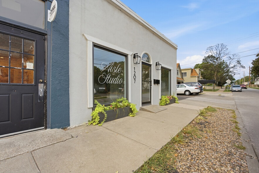 More Photos Of 1207 W 47th St, Kansas City Storefront Retail Residential For Lease