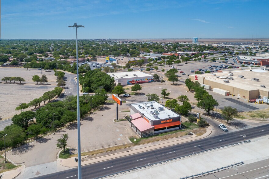 More Photos Of 8101 W I-40, Amarillo Restaurant For Lease