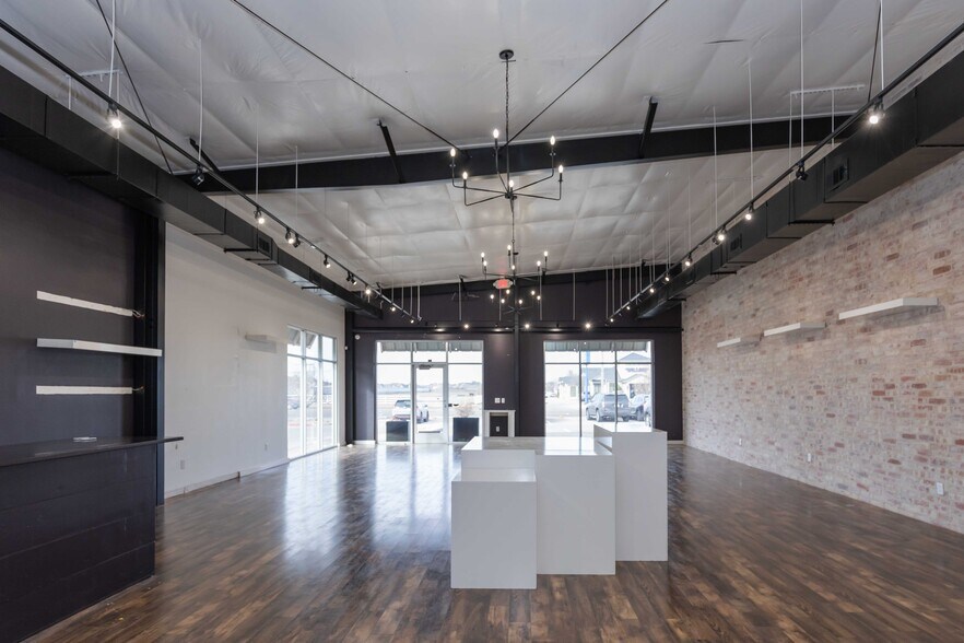 More Photos Of 5215 S Coulter, Suite 400, Amarillo Storefront For Lease