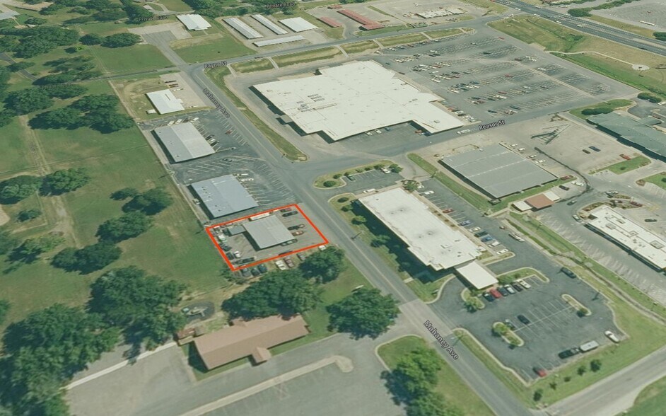 More Photos Of 2113 Mahaney Ave, Tahlequah Service Station For Sale