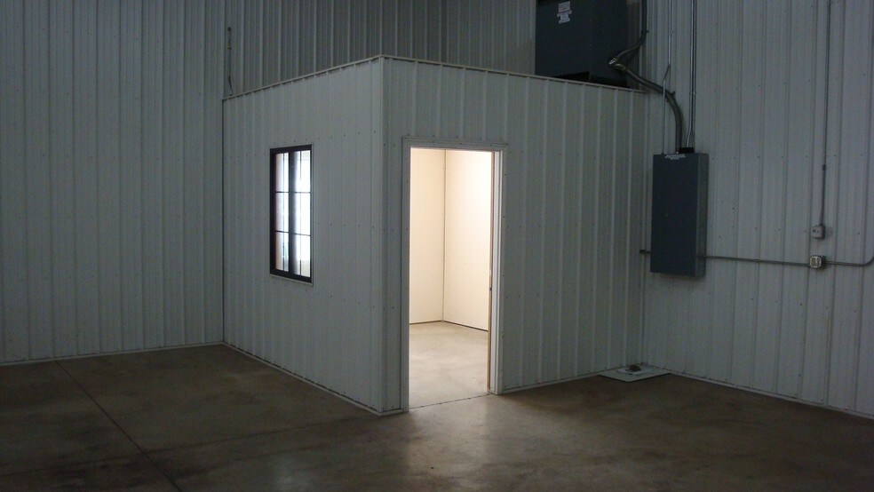 More Photos Of 3955 Shadowwood Dr NE, Sauk Rapids Warehouse For Lease