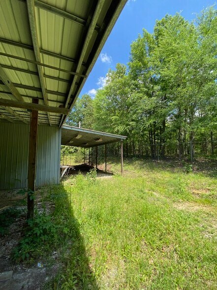 More Photos Of 1168 Bauskett St, Edgefield Warehouse For Sale