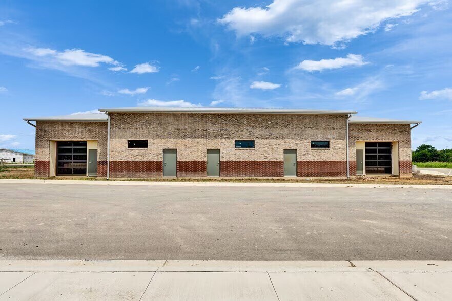 More Photos Of 340 E FM 150, Kyle Freestanding For Lease