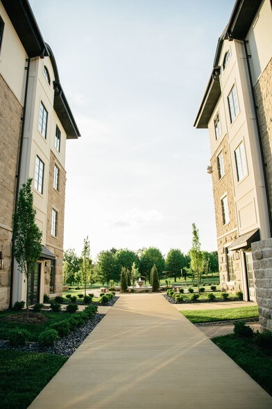More Photos Of 3105 S Sare Rd, Bloomington Apartments For Lease