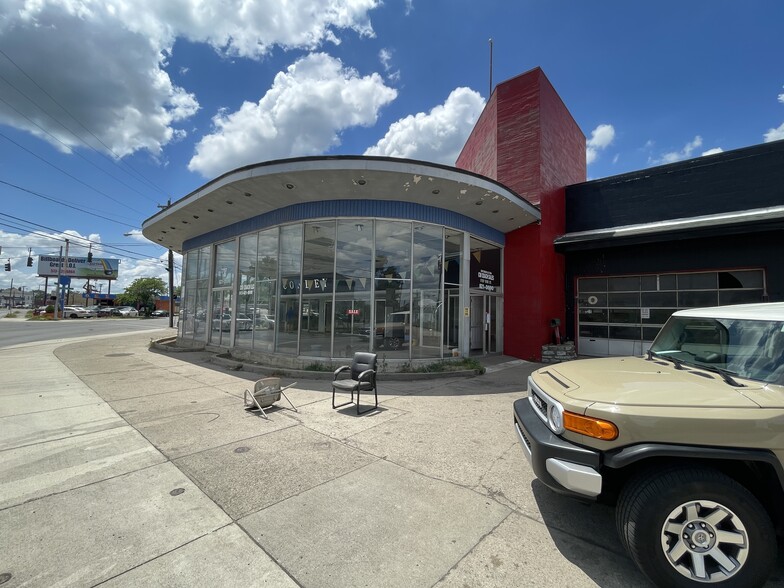 Primary Photo Of 7707 Vine St, Cincinnati Auto Dealership For Lease