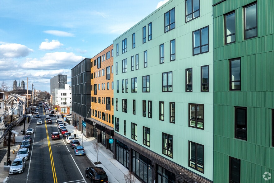 More Photos Of 58-84 Norfolk St, Newark Apartments For Lease