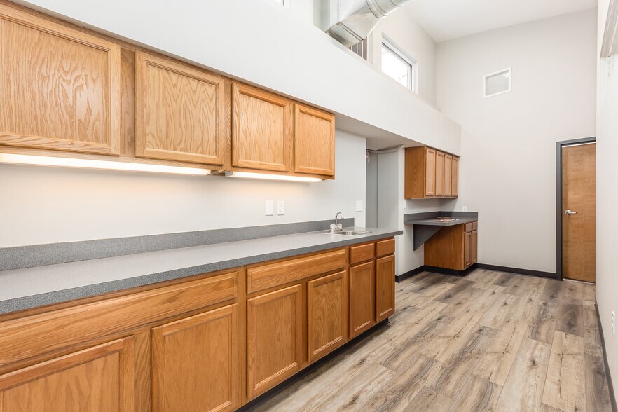 More Photos Of 1251 W Broad St, Columbus Storefront Retail Office For Sale