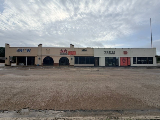 More Photos Of 3606-3614 Greenville Ave, Dallas Unknown For Lease