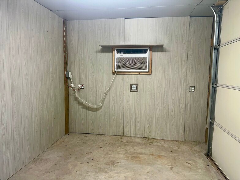 More Photos Of 26229 W 180th St, Purcell General Retail For Sale