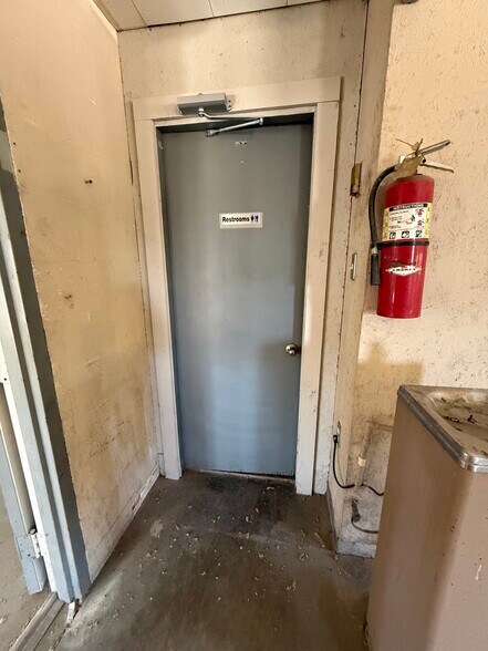 More Photos Of 5785 Tennessee 226, Savannah Flex For Lease