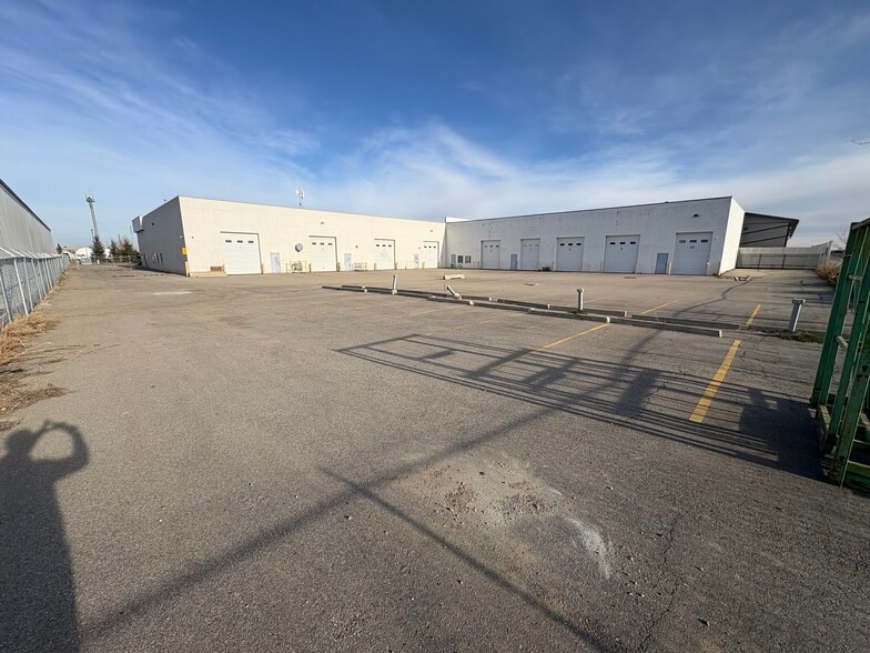 More Photos Of 18303 107 Ave NW, Edmonton Flex For Sale